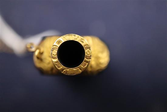 An early 19th century yellow metal mounted bloodstone scent bottle, with stopper on chain, 60mm.